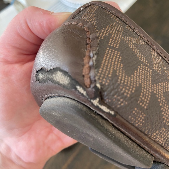 EUC michael Kors flats womens size 9.5, small scuff mark on right heel - Picture 4 of 5